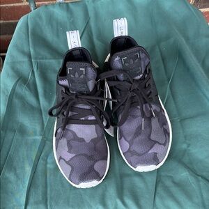 Men's Black and Gray Athletic Shoes